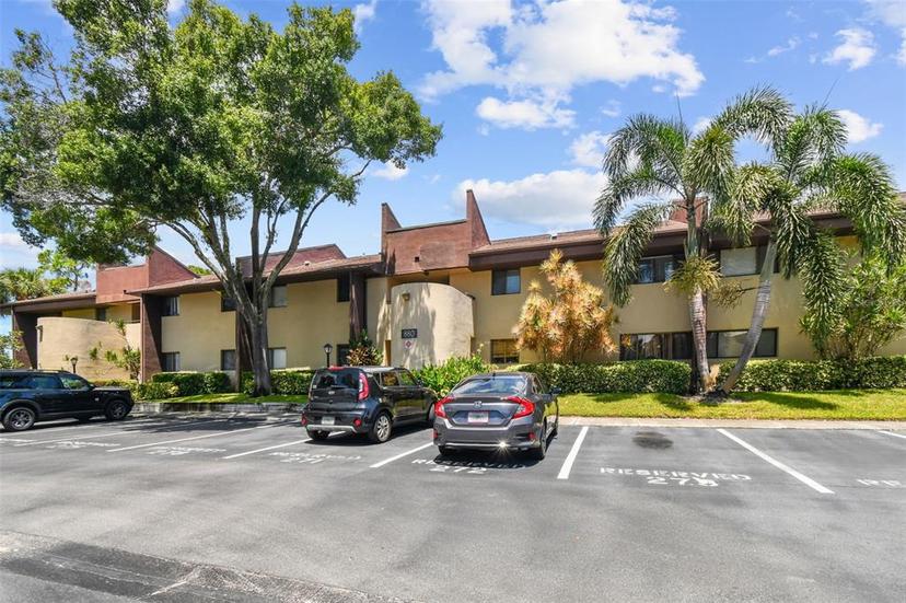 Picture of 880 S Village Lake Drive N Unit 106, St Petersburg FL 33716