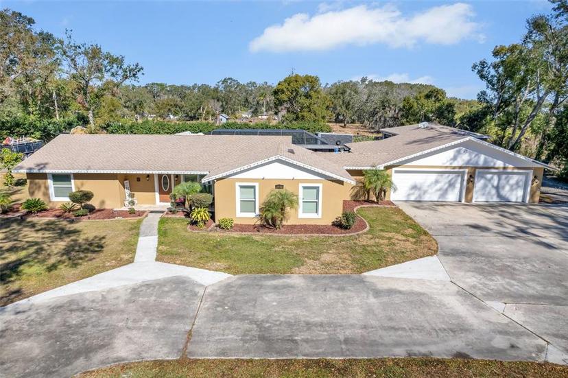 Picture of 3906 Bloomingdale Avenue, Valrico FL 33596