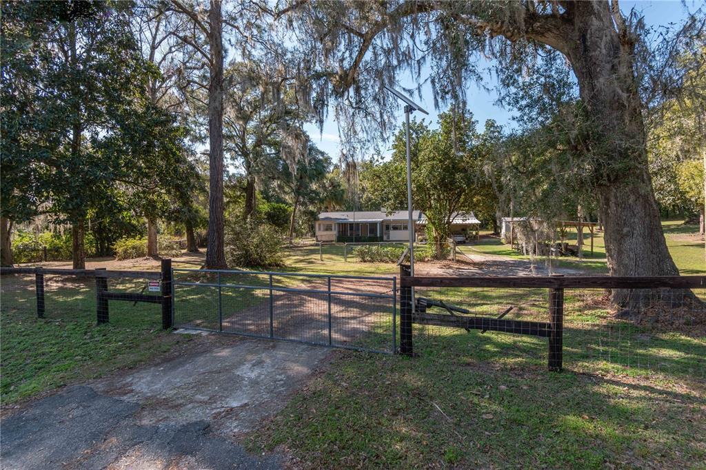 Picture of 9352 NE 27Th Terrace, Anthony, FL 32617