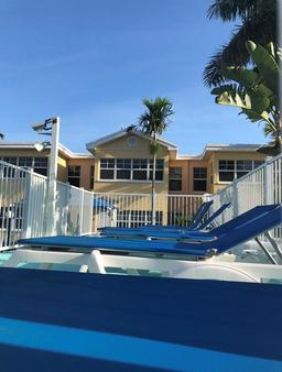 Picture of 19417 Gulf Boulevard Unit B205, Indian Rocks Beach, FL 33785