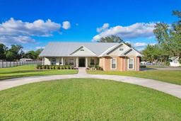 Picture of 1702 W Knights Griffin Road, Plant City, FL 33565