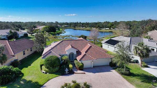 Picture of 146 Willow Bend Way, Osprey, FL 34229