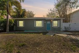 Picture of 4724 W Lawn Avenue, Tampa, FL 33611