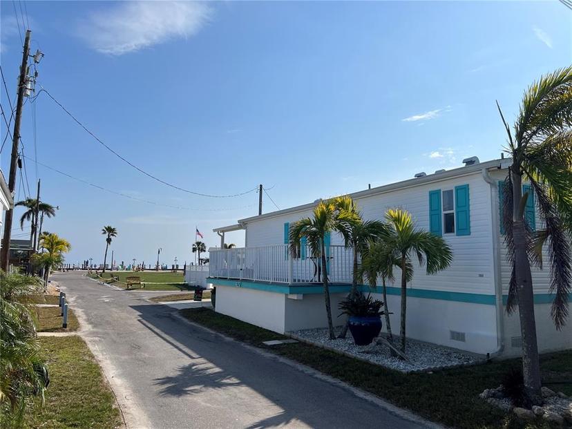 Picture of 2601 Gulf Drive N Unit 427, Bradenton Beach FL 34217