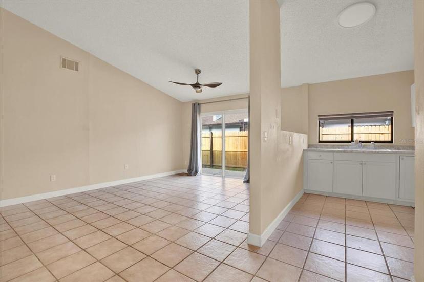 Picture of 11408 Midfield Way Unit 11408, Tampa FL 33624