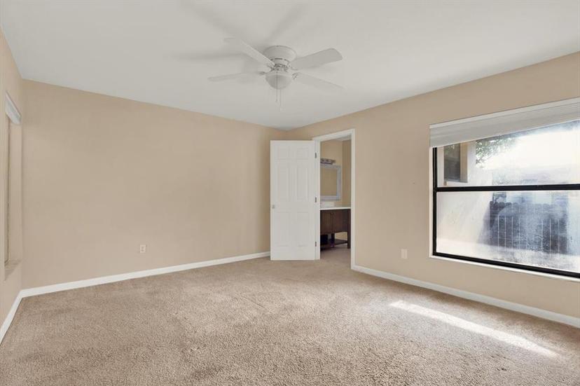 Picture of 11408 Midfield Way Unit 11408, Tampa FL 33624