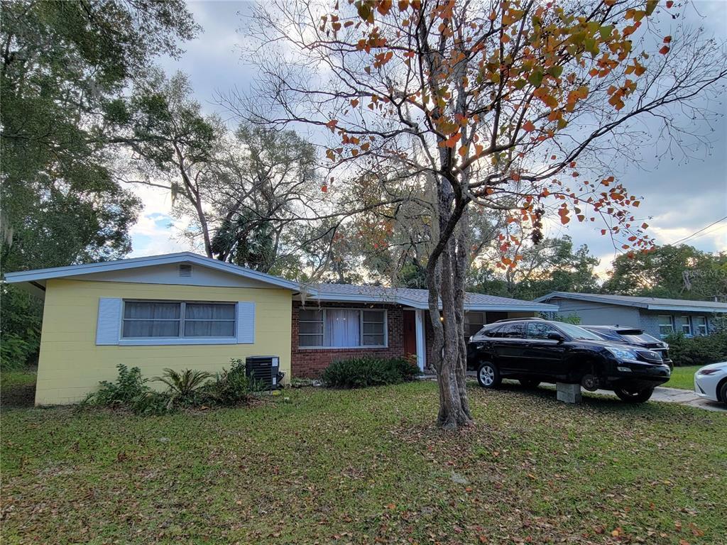 Picture of 906 E Wisconsin Avenue, Deland, FL 32724