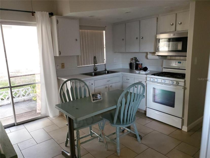 Picture of 12400 Park Boulevard Unit 417, Seminole FL 33772