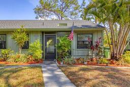 Picture of 5041 Barrington Circle Unit 802, Sarasota, FL 34234