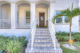 Picture of 439 Bayview Drive Ne, St Petersburg, FL 33704