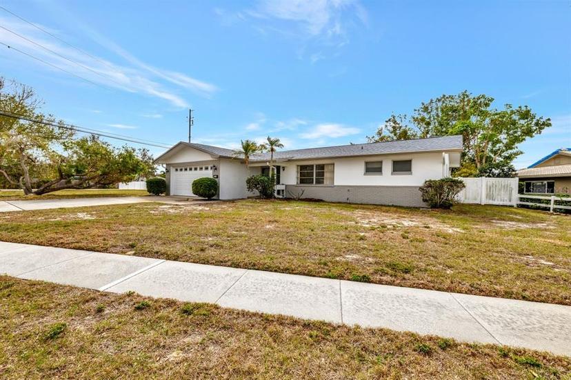 Picture of 14005 Leeward Drive, Seminole FL 33776