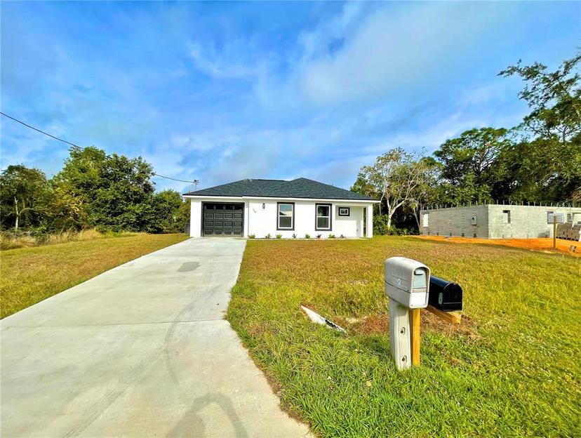 Picture of 339 E Waterway Avenue Nw, Lake Placid FL 33852