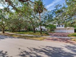 Picture of 5001 S Shore Crest Circle, Tampa, FL 33609