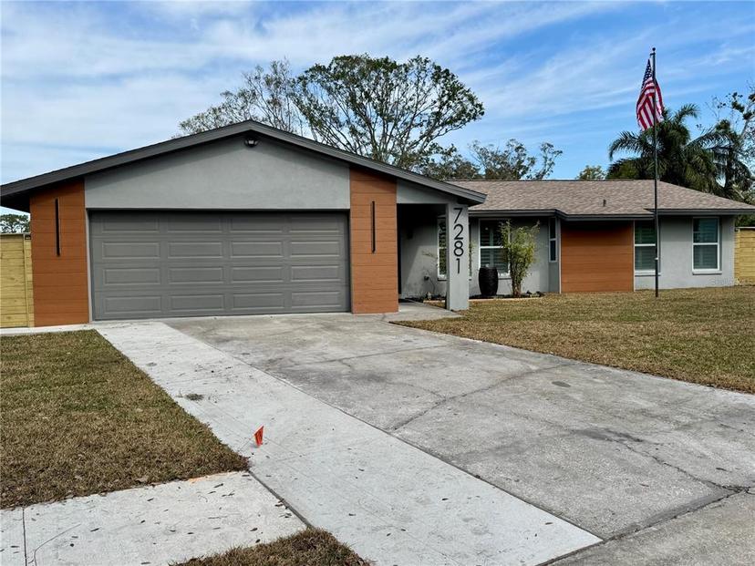 Picture of 7281 Channelside Lane N, Pinellas Park FL 33781