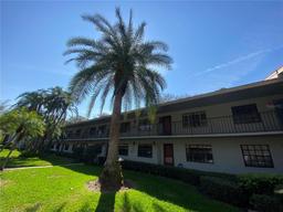 Picture of 2070 Lakeview Drive Unit 206, Clearwater, FL 33763