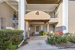 Picture of 5265 E Bay Drive Unit 424, Clearwater, FL 33764