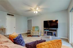 Picture of 10800 Us Highway 19 N Unit 108, Pinellas Park, FL 33782