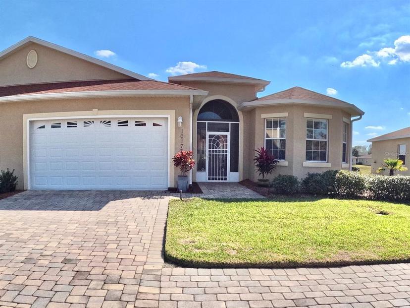 Picture of 10177 Mainsail Drive, Oxford FL 34484