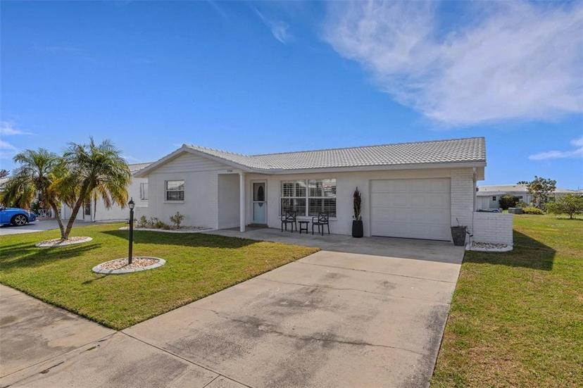 Picture of 3708 Chinaberry Road, Bradenton, FL 34208