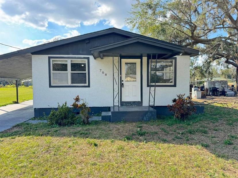 Picture of 708 SE Pine Avenue, Fort Meade FL 33841