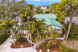 Picture of 3225 Bluff Boulevard, Holiday, FL 34691