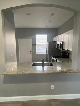 Picture of 724 4Th Avenue S Unit 8, St Petersburg, FL 33701