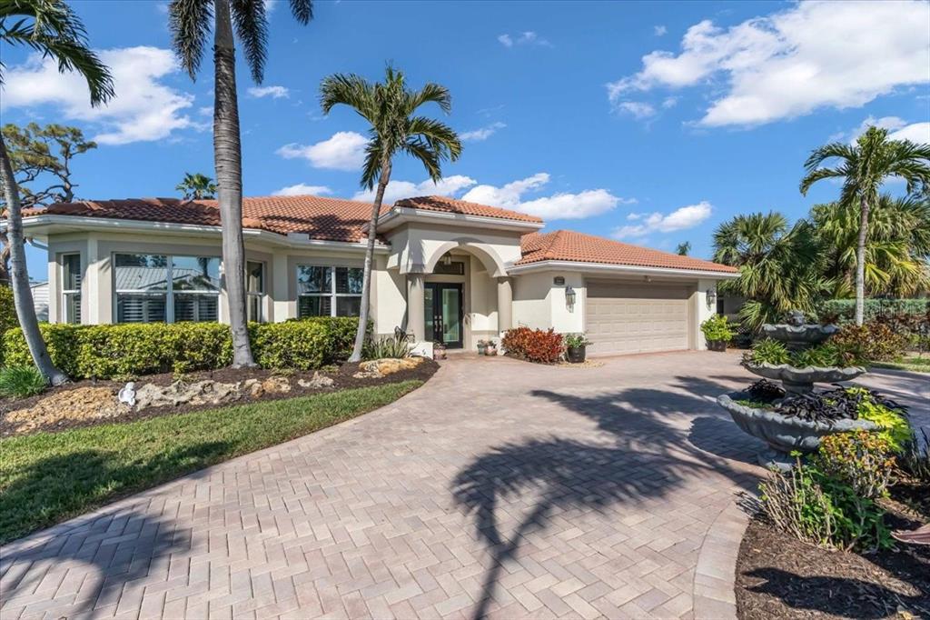 Picture of 612 Cadiz Road, Venice, FL 34285