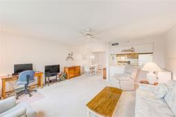 Picture of 12200 Vonn Road Unit 1305, Largo, FL 33774