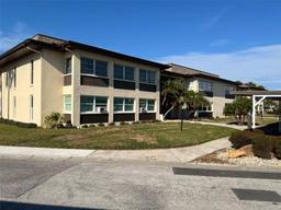 Picture of 4715 Jasper Drive Unit 208, New Port Richey, FL 34652