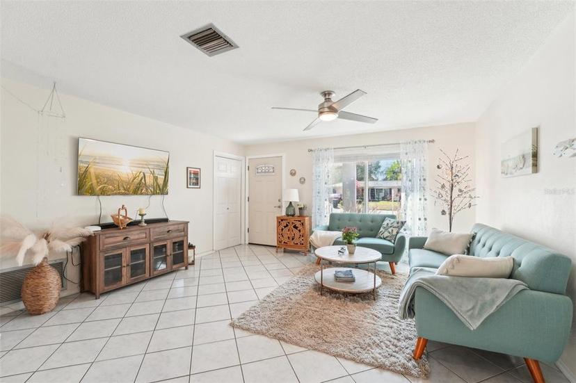 Picture of 2034 Scotland Drive, Clearwater FL 33763