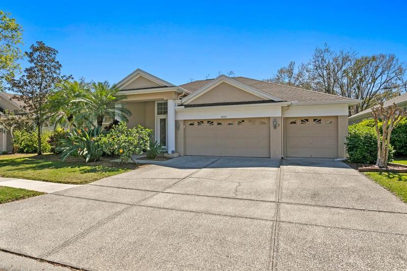 Picture of 8205 Prairie Ridge Way, Tampa FL 33647