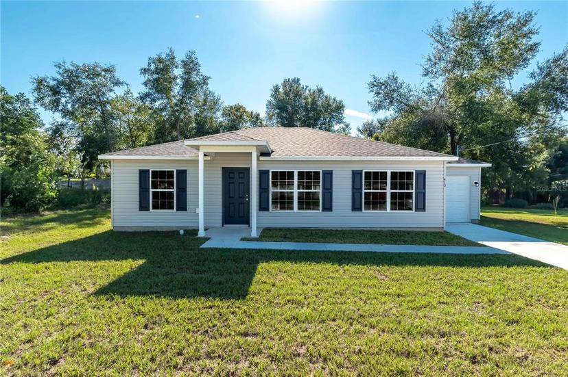 Picture of 1 Fisher Lane Way, Ocklawaha FL 32179