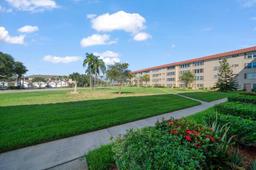 Picture of 9950 62Nd Terrace N Unit 104, St Petersburg, FL 33708