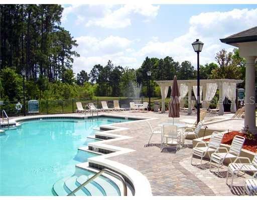 Picture of 713 Crest Pines Drive Unit 227, Orlando FL 32828