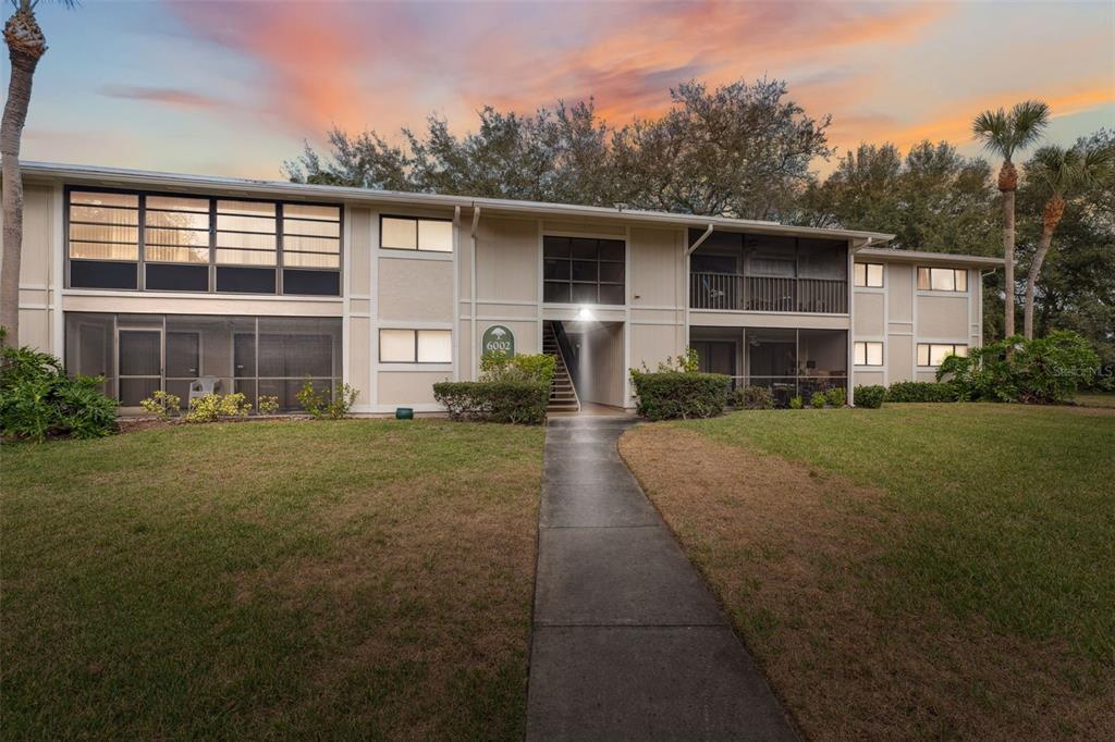 Picture of 6002 Laketree Lane Unit L, Temple Terrace, FL 33617