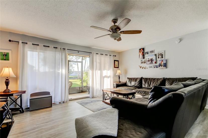 Picture of 200 Country Club Drive Unit 503, Largo FL 33771