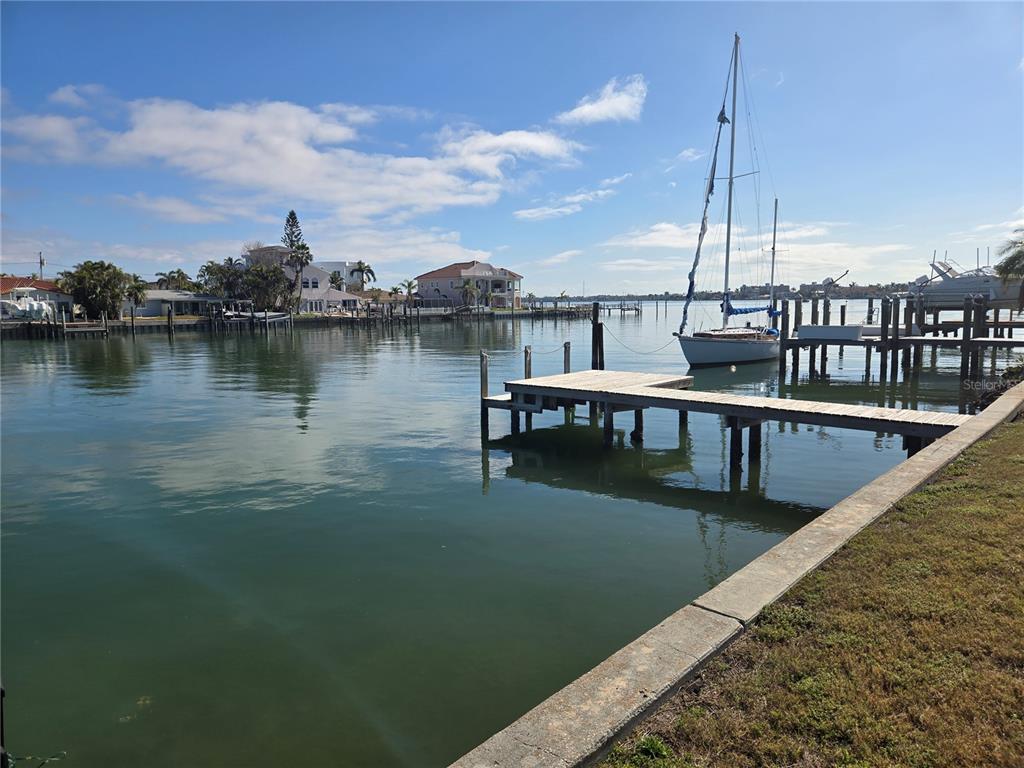 Picture of 11145 4Th Street E, Treasure Island, FL 33706