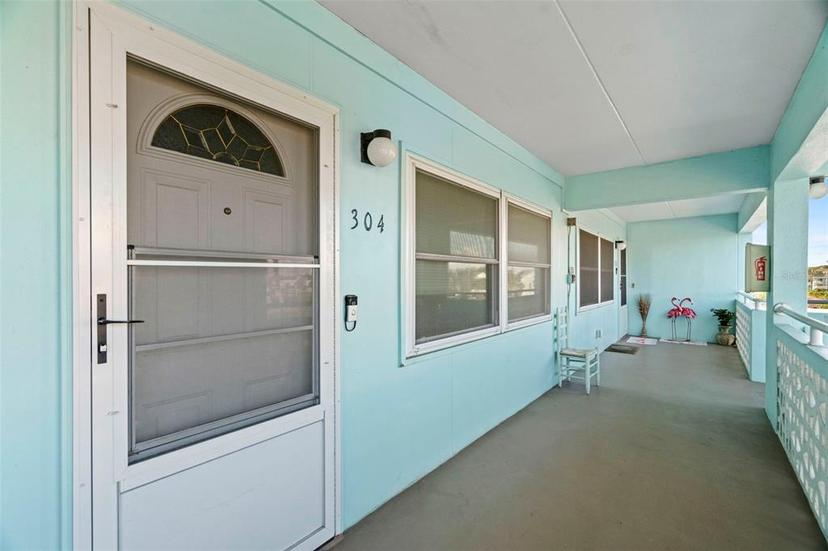 Picture of 423 S Paula Drive Unit 304, Dunedin FL 34698