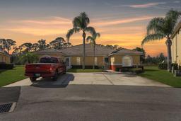 Picture of 116 Ocean Bluff Drive Unit 116, Kissimmee, FL 34759