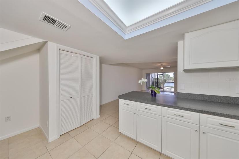 Picture of 1028 Apollo Beach Boulevard Unit 13, Apollo Beach FL 33572