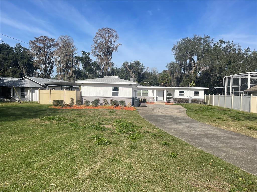 Picture of 11935 Riverhills Drive, Temple Terrace, FL 33617