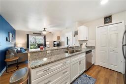 Picture of 5463 Vineland Road Unit 5107, Orlando, FL 32811