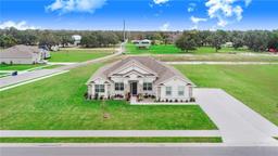 Picture of 944 Lochland Loop, Bartow, FL 33830