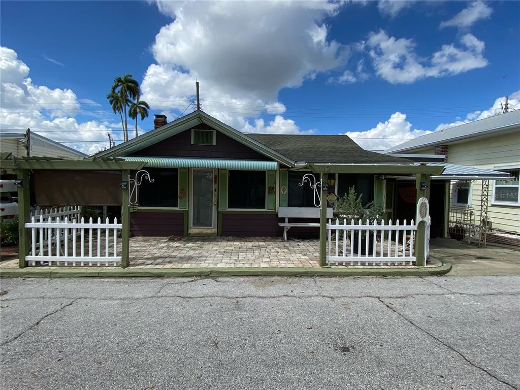 Picture of 12 Braden Castle Drive, Bradenton, FL 34208