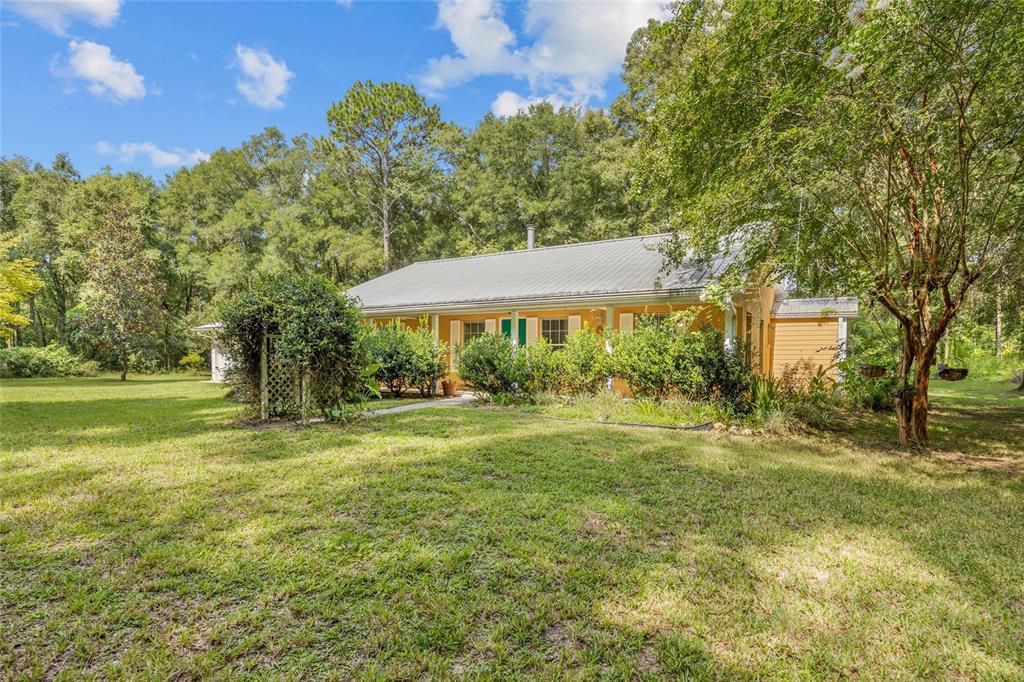 Picture of 417 SW Barney Street, High Springs, FL 32643