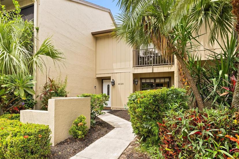 Picture of 4620 Hidden View Place Unit 10, Sarasota FL 34235