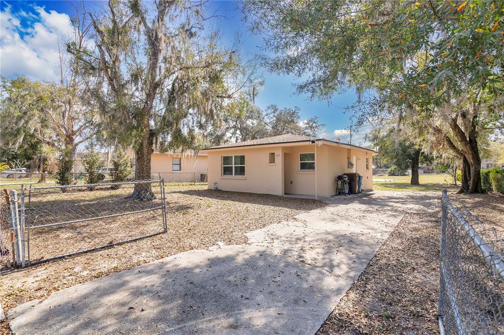 Picture of 203 North Boulevard E, Davenport, FL 33837