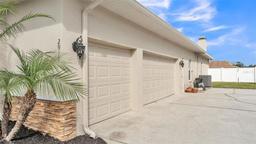 Picture of 2917 Blackwater Creek Drive, Lakeland, FL 33810