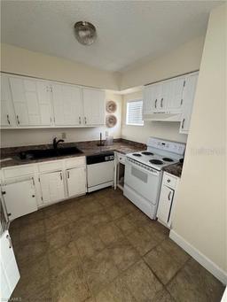 Picture of 22375 Edgewater Drive Unit 102, Punta Gorda, FL 33980