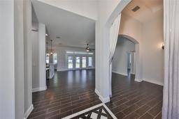 Picture of 1510 James L Redman Parkway, Plant City, FL 33563